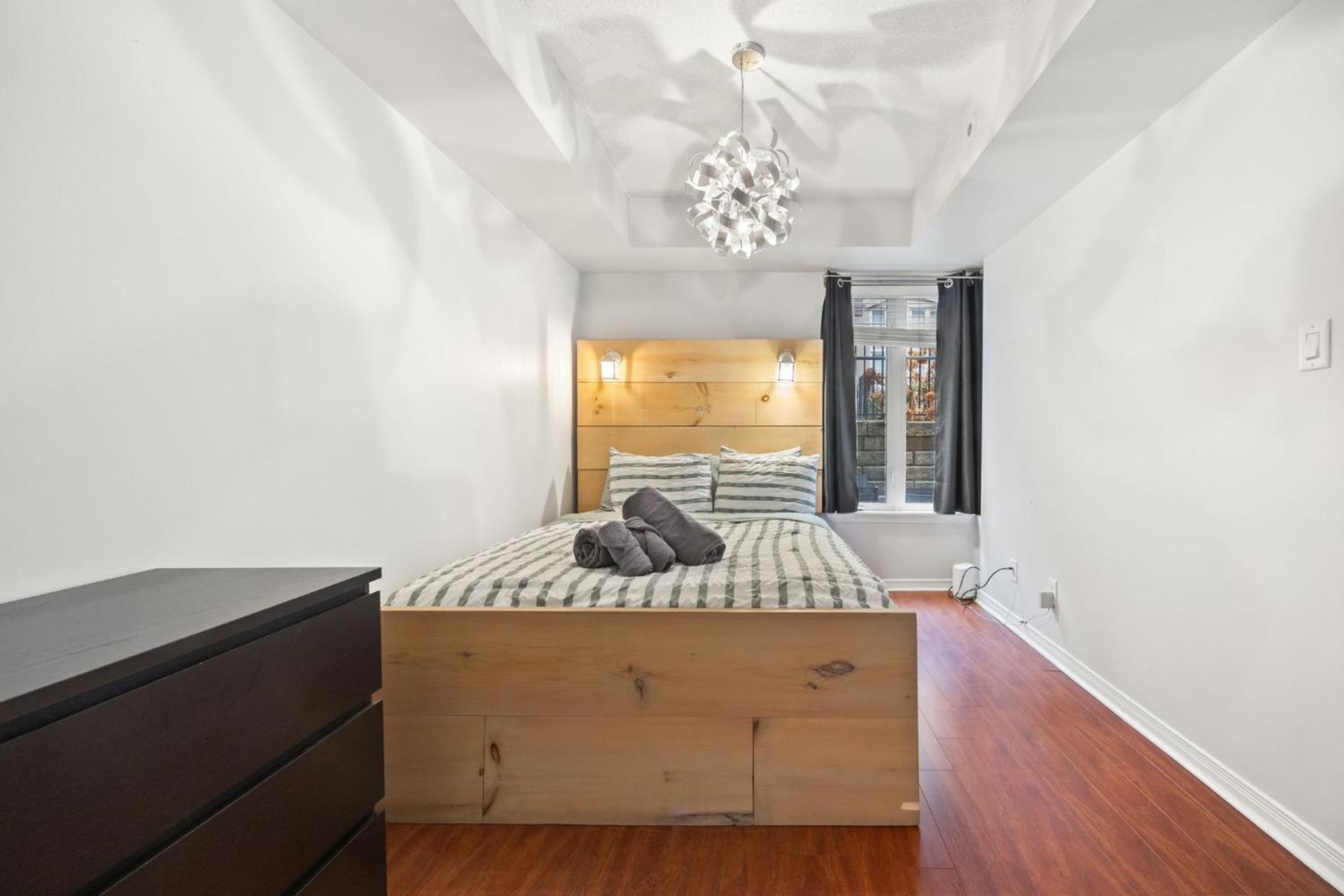 Liberty Village Townhouse Toronto Exterior photo