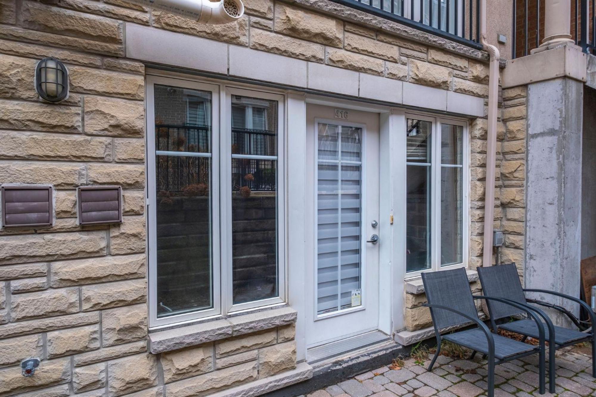 Liberty Village Townhouse Toronto Exterior photo