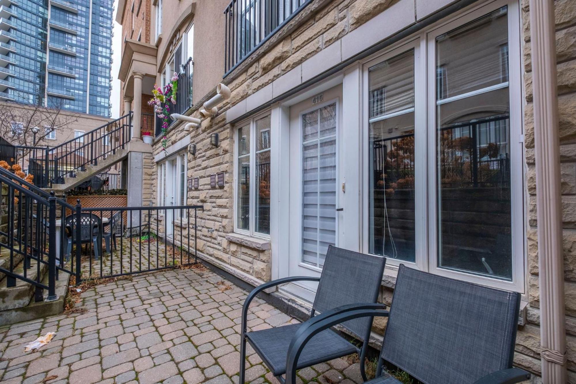 Liberty Village Townhouse Toronto Exterior photo